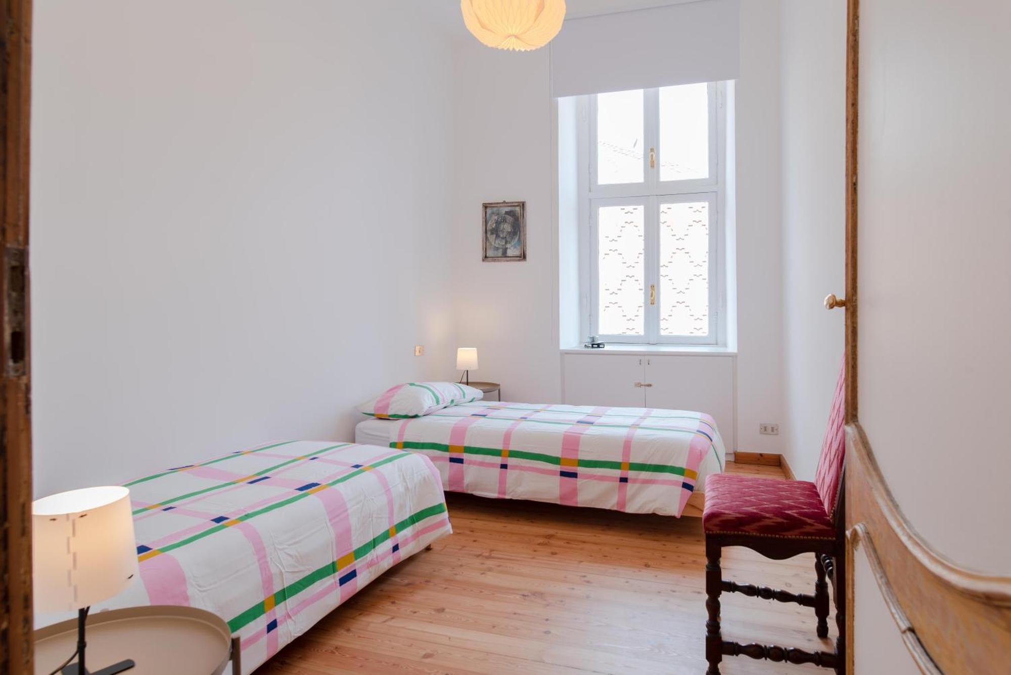 Apartment The Royal House By Happyhostorino
